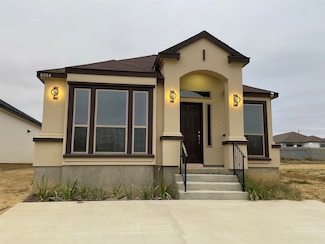 6004 Servando Dr, Laredo, TX 78046