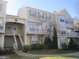 8208 Catbird Cir Unit 201, Lorton, VA 22079