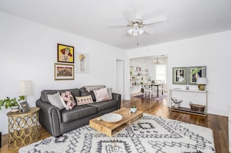 2343 Wroxton Rd, Houston, TX 77005