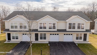 10 Nicole Ln, Hazleton, PA 18201