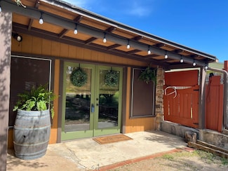 819 Birch Ln, Cottonwood Shores, TX 78657