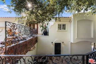 3782 Berry Dr, Studio City, CA 91604