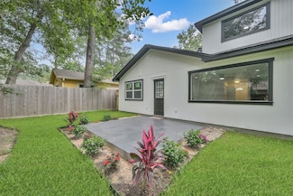 37 E White Willow Cir, Spring, TX 77381