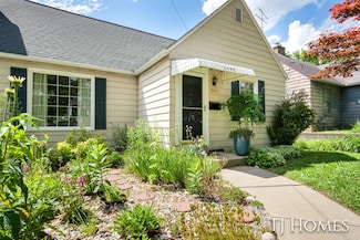 1545 Fuller Ave NE, Grand Rapids, MI 49505