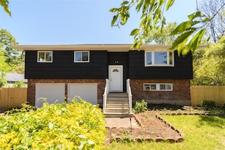 30 Bushwick Ave, Brentwood, NY 11717
