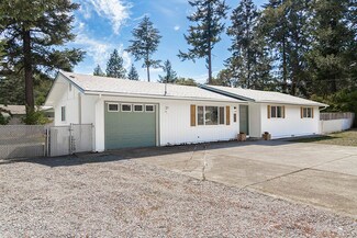 232 W Stevenson St, Cave Junction, OR 97523