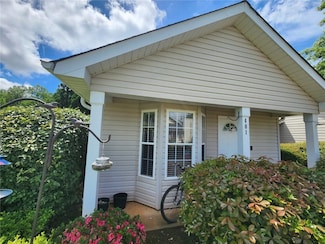 401 Crestridge Dr, Simpsonville, SC 29681