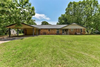 881 County Street 2938, Tuttle, OK 73089