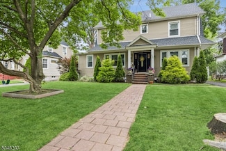 253 E 2nd Ave, Roselle, NJ 07203