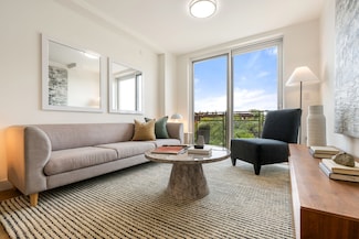 379 Ocean Pkwy Unit 2C, Brooklyn, NY 11218