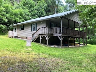 1581 River Front Dr, Jefferson, NC 28640