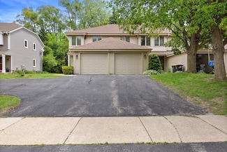 2419 Willowood Dr Unit B, Waukesha, WI 53188
