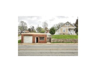 313 N Sterling Ave, Sugar Creek, MO 64054