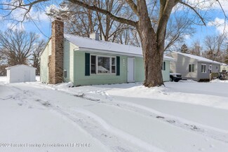 135 W Howe Ave, Lansing, MI 48906