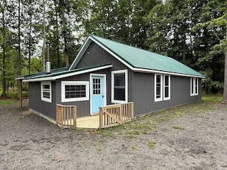 3037 Philadelphia Rd, Springboro, PA 16435