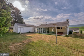 502 Pine Creek Ave, Jersey Shore, PA 17740