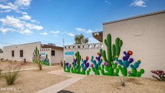 2002 N 50th St, Phoenix, AZ 85008