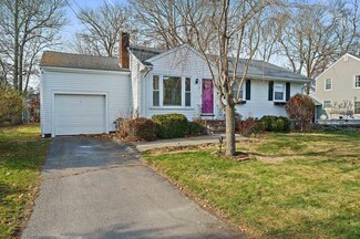 15 Knollwood Cir, Weymouth, MA 02188