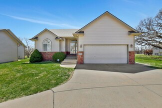 4711 N Hedgerow Ct, Bel Aire, KS 67220