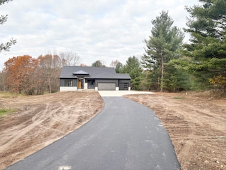 9197 Alaska Ave SE, Dutton, MI 49316