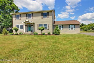 132 Kipp Ave, Pocono Pines, PA 18350