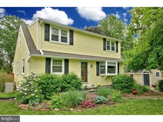 6 New Rd, Lambertville, NJ 08530
