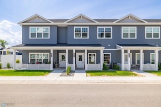 5871 41st St S, Fargo, ND 58104