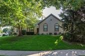 13724 Pembroke Cir, Overland Park, KS 66224
