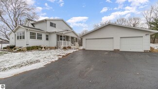 1860 N State Rd, Ithaca, MI 48847