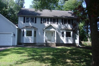 65 Deer Run Hollow, Clifton Park, NY 12065