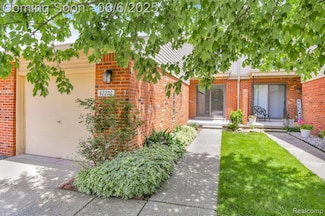 42276 Lochmoor St Unit 56, Clinton Township, MI 48038