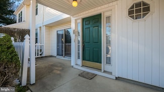 99 Briarcliff Ct, Glen Mills, PA 19342