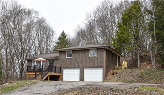 915 Willow St, North Apollo, PA 15673
