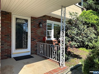 175 Veterans Dr, Northvale, NJ 07647