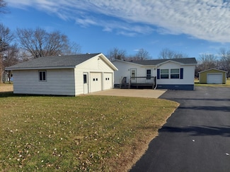 38184 Twin Oaks Dr, Avon, MN 56310