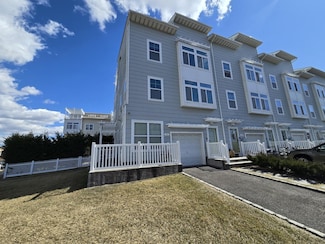 196 Sea Grass Ln, Far Rockaway, NY 11692