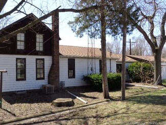 530 N Central St, Gilman, IL 60938