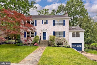 4018 N Chesterbrook Rd, Arlington, VA 22207