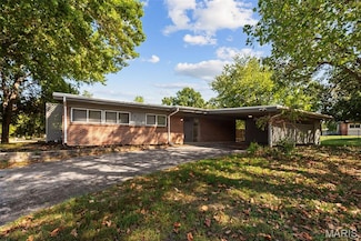 2463 Saint Giles Rd, Saint Louis, MO 63122