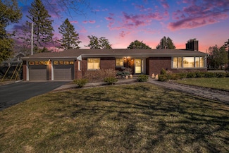 433 Elm St, Manistee, MI 49660