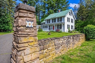 32 Woodbridge St, South Hadley, MA 01075