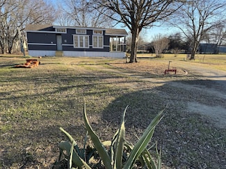 715 Atkinson St, Blooming Grove, TX 76626