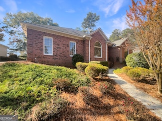 1961 Fields Pond Dr, Marietta, GA 30068