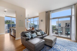 140 W Franklin St Unit 407, Chapel Hill, NC 27516