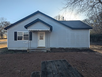 502 E Baker St, Hamilton, TX 76531