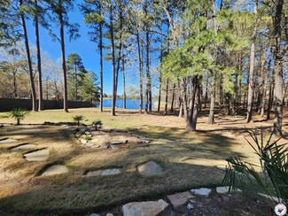 26 Wood Bridge Dr, Texarkana, TX 75503