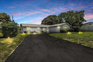 1204 Wynnewood Dr, West Palm Beach, FL 33417