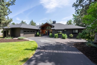 2296 Condor Dr, Redmond, OR 97756