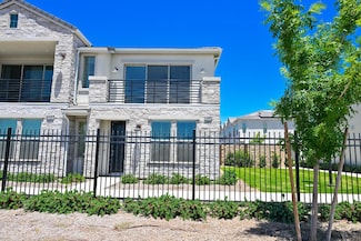 510 W Mahogany Ln, Clovis, CA 93612