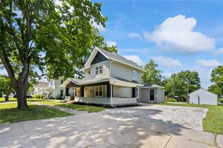 414 W 4th St, Cameron, MO 64429